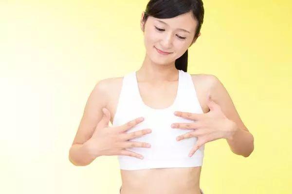 年轻姑娘乳房有腺瘤，需要手术切除吗？这3种情况建议切除